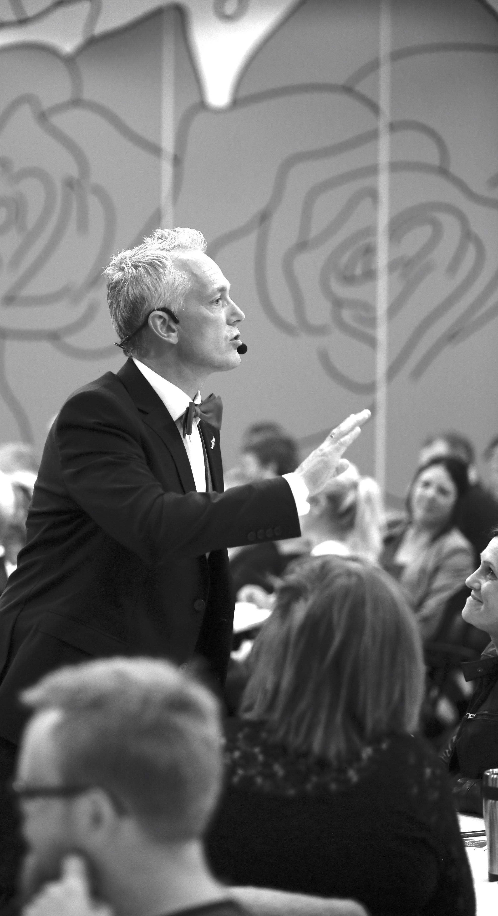 SalgsPiloterne foredrag publikum Tony i baggrund 3